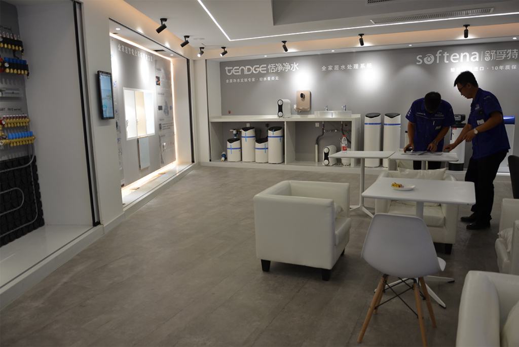 小蓝鲸助力黑猫环保概念店带你打开净水新世界