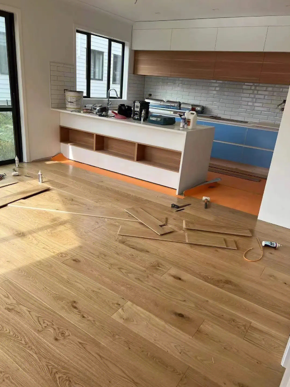 家装地板好材料-SPC石晶地板