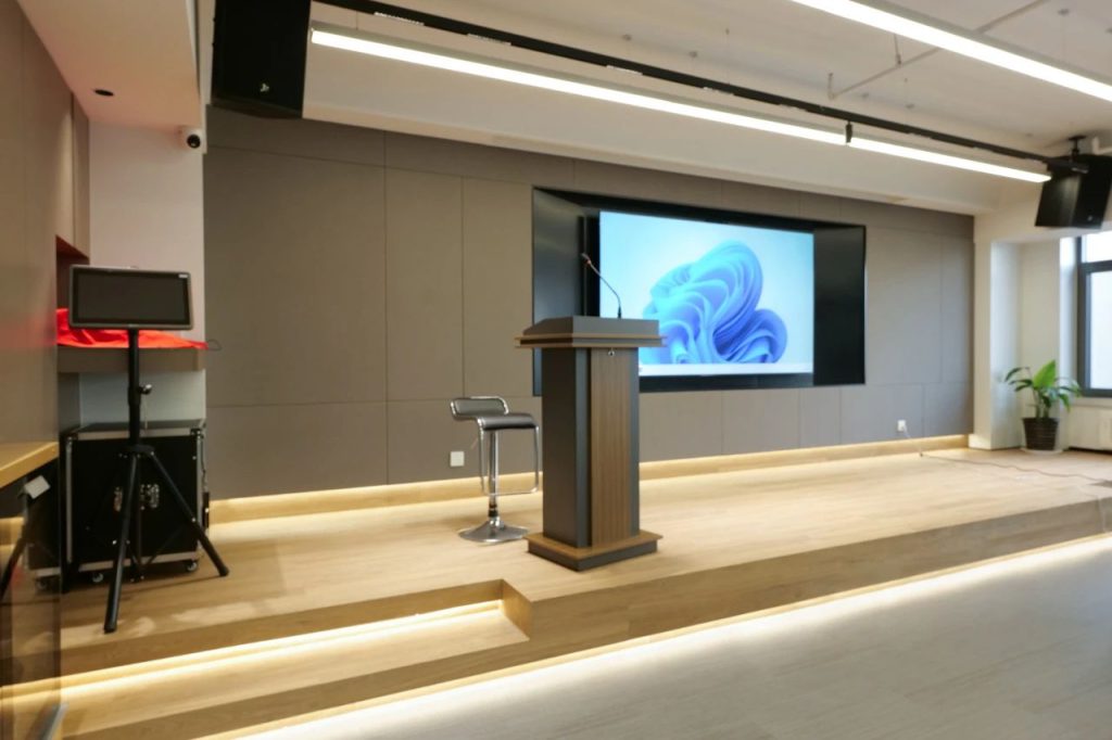 小蓝鲸石晶地板-富泉商贸公司会议室改造后案例图片-主席台